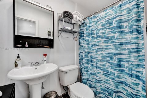 Купить виллу или дом в Холливуд, Флорида 3 спальни, 203.08м2, № 2044142 - фото 29