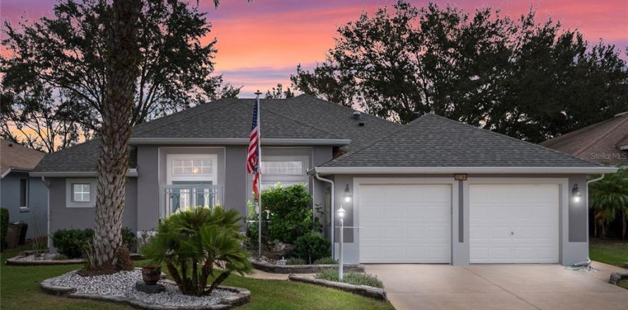 House in Leesburg, Florida 3 bedrooms, 180.14 sq.m. № 1575117