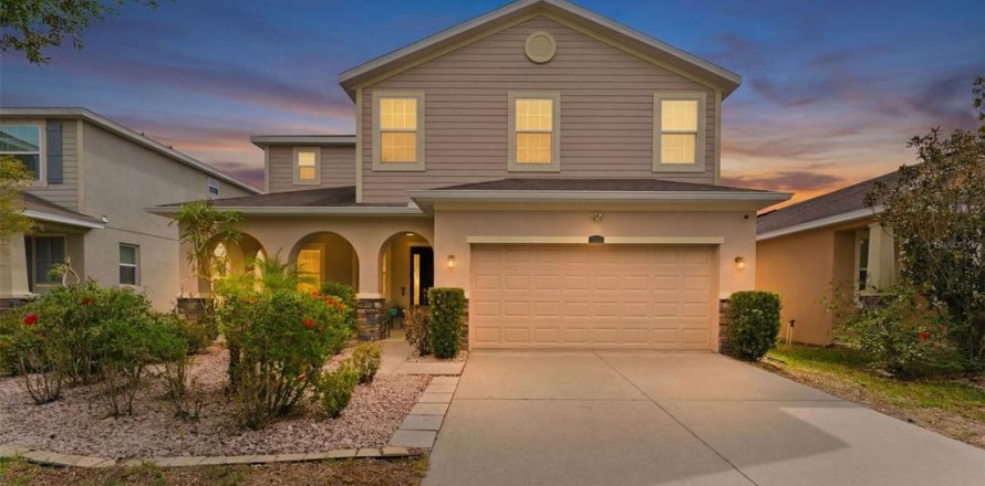 Casa en Riverview, Florida 5 dormitorios, 347.18 m2 № 2093809