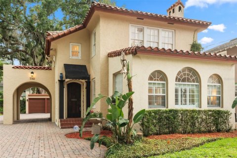 House in Orlando, Florida 4 bedrooms, 196.21 sq.m. № 2206462