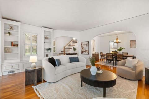 Casa en venta en Orlando, Florida, 4 dormitorios, 196.21 m2 № 2206462 - foto 10