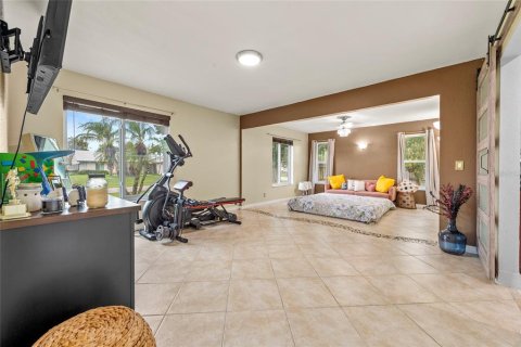 House in PORT ST LUCIE in Saint Lucie, Florida 3 bedrooms, 136.38 sq.m. № 1913462 - photo 14