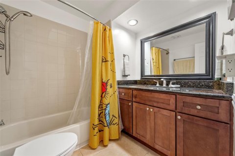 House in PORT ST LUCIE in Saint Lucie, Florida 3 bedrooms, 136.38 sq.m. № 1913462 - photo 20