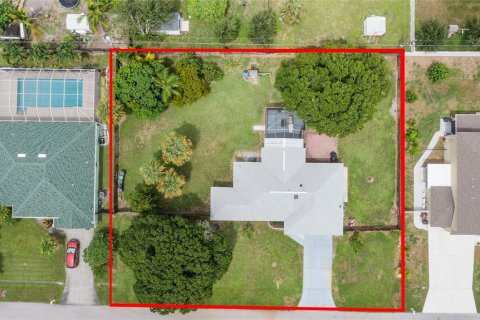 House in PORT ST LUCIE in Saint Lucie, Florida 3 bedrooms, 136.38 sq.m. № 1913462 - photo 2