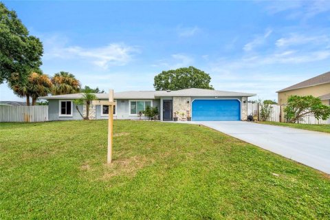 House in PORT ST LUCIE in Saint Lucie, Florida 3 bedrooms, 136.38 sq.m. № 1913462 - photo 1