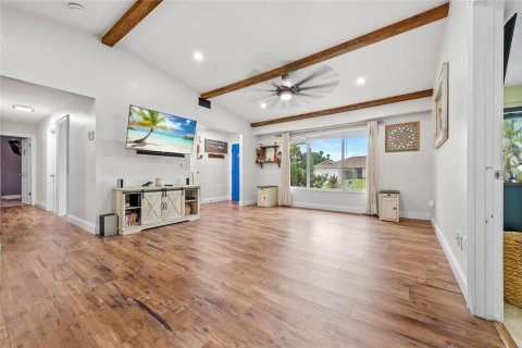 House in PORT ST LUCIE in Saint Lucie, Florida 3 bedrooms, 136.38 sq.m. № 1913462 - photo 6