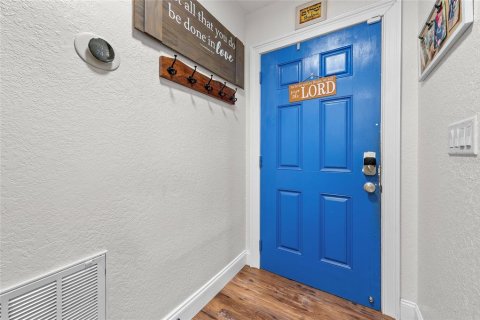 House in PORT ST LUCIE in Saint Lucie, Florida 3 bedrooms, 136.38 sq.m. № 1913462 - photo 3