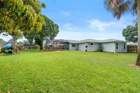 House in PORT ST LUCIE in Saint Lucie, Florida 3 bedrooms, 136.38 sq.m. № 1913462 - photo 26