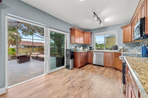 House in PORT ST LUCIE in Saint Lucie, Florida 3 bedrooms, 136.38 sq.m. № 1913462 - photo 11