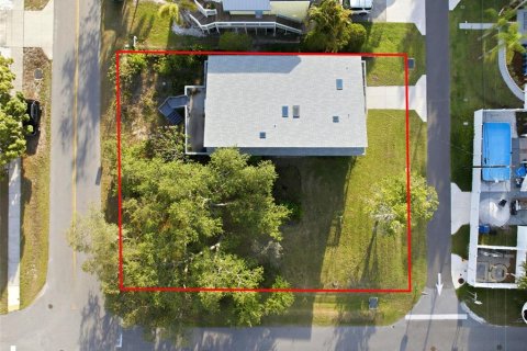House in Palm Harbor, Florida 2 bedrooms, 144 sq.m. № 2233407 - photo 2