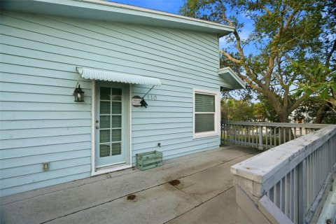 House in Palm Harbor, Florida 2 bedrooms, 144 sq.m. № 2233407 - photo 5