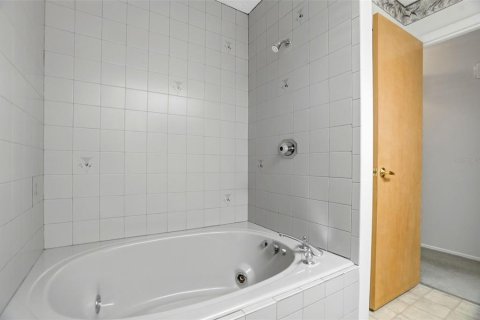 House in Palm Harbor, Florida 2 bedrooms, 144 sq.m. № 2233407 - photo 29