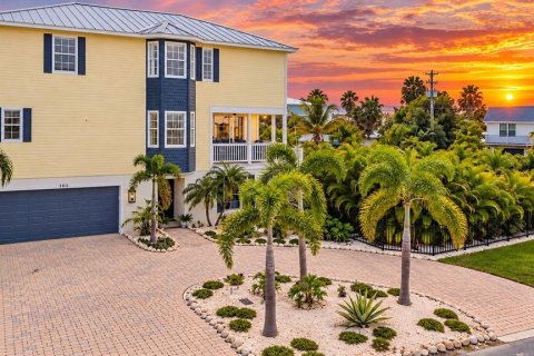 Villa ou maison à Holmes Beach, Floride 4 chambres, 234.49 m2 № 2400896