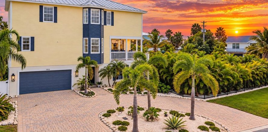 Villa ou maison à Holmes Beach, Floride 4 chambres, 234.49 m2 № 2400896