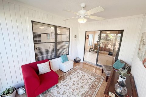 House in Coral Springs, Florida 3 bedrooms, 158.86 sq.m. № 2253032 - photo 14