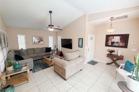 House in Coral Springs, Florida 3 bedrooms, 158.86 sq.m. № 2253032 - photo 12