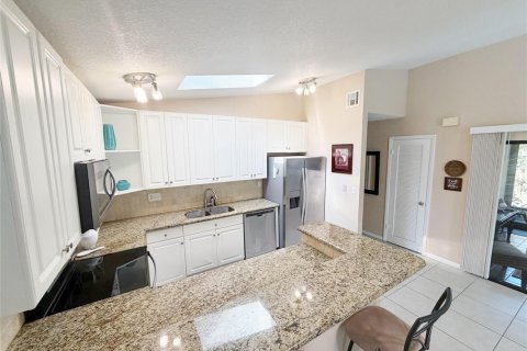 House in Coral Springs, Florida 3 bedrooms, 158.86 sq.m. № 2253032 - photo 6