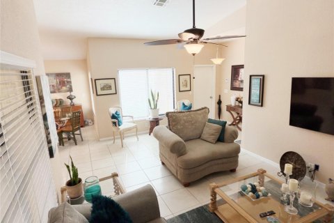 House in Coral Springs, Florida 3 bedrooms, 158.86 sq.m. № 2253032 - photo 10