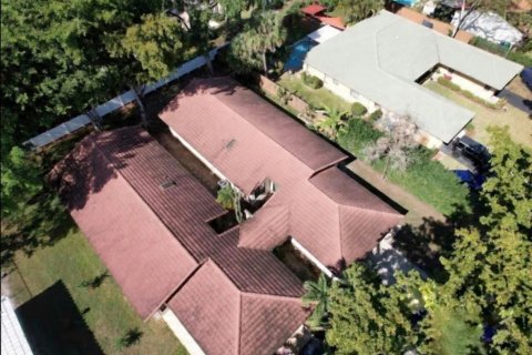 House in Coral Springs, Florida 3 bedrooms, 158.86 sq.m. № 2253032 - photo 4