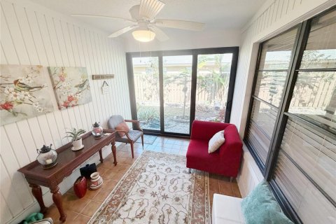 House in Coral Springs, Florida 3 bedrooms, 158.86 sq.m. № 2253032 - photo 15