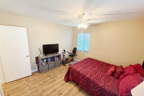 House in Coral Springs, Florida 3 bedrooms, 158.86 sq.m. № 2253032 - photo 21