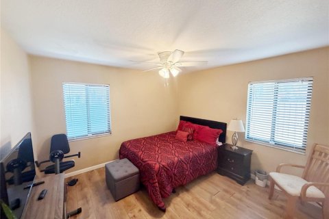 House in Coral Springs, Florida 3 bedrooms, 158.86 sq.m. № 2253032 - photo 17