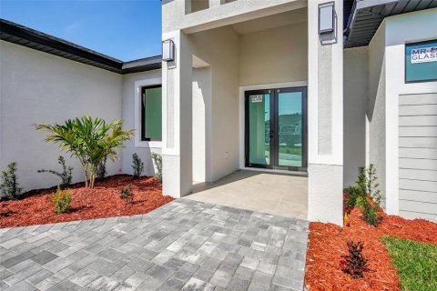 House in Rotonda, Florida 4 bedrooms, 163.51 sq.m. № 1273175 - photo 2