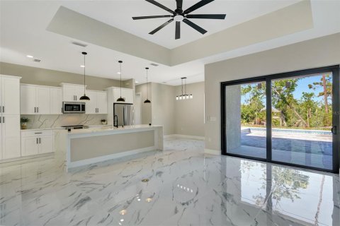 House in Rotonda, Florida 4 bedrooms, 163.51 sq.m. № 1273175 - photo 19
