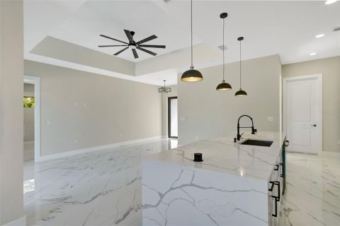 House in Rotonda, Florida 4 bedrooms, 163.51 sq.m. № 1273175 - photo 12