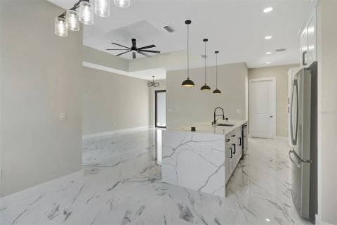 House in Rotonda, Florida 4 bedrooms, 163.51 sq.m. № 1273175 - photo 14