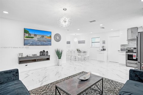 Condo in Hollywood, Florida, 2 bedrooms  № 1790211 - photo 30