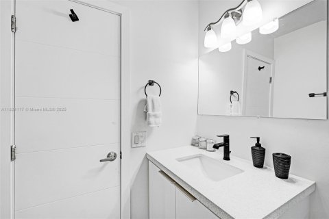 Condo in Hollywood, Florida, 2 bedrooms  № 1790211 - photo 20