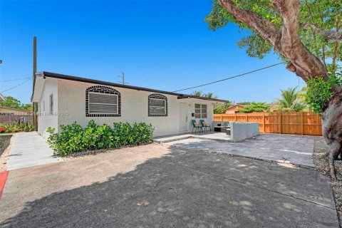 Condo in Hollywood, Florida, 2 bedrooms  № 1790211 - photo 2