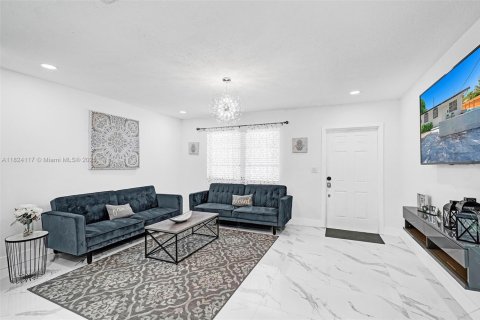 Condo in Hollywood, Florida, 2 bedrooms  № 1790211 - photo 6