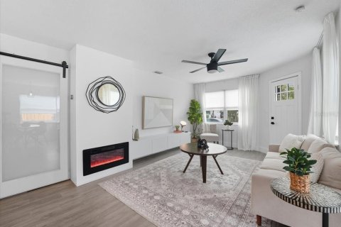 Casa en venta en Orlando, Florida, 3 dormitorios, 127.74 m2 № 1900100 - foto 2