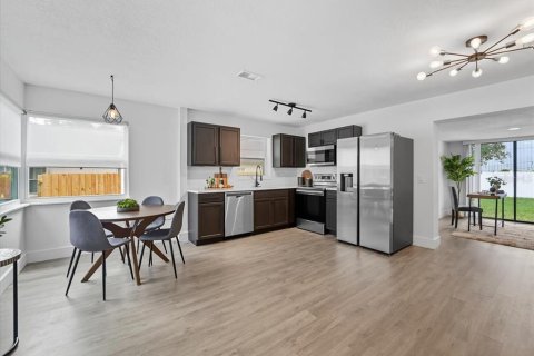 Casa en venta en Orlando, Florida, 3 dormitorios, 127.74 m2 № 1900100 - foto 3