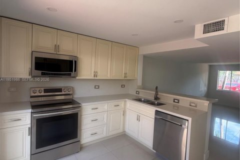 Touwnhouse à vendre à Miami, Floride: 2 chambres, 88.63 m2 № 2006124 - photo 6