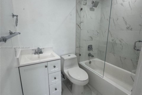 Touwnhouse à vendre à Miami, Floride: 2 chambres, 88.63 m2 № 2006124 - photo 25