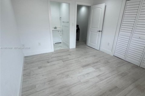 Touwnhouse à vendre à Miami, Floride: 2 chambres, 88.63 m2 № 2006124 - photo 20