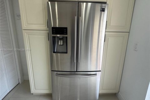 Touwnhouse à vendre à Miami, Floride: 2 chambres, 88.63 m2 № 2006124 - photo 10