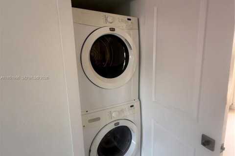 Touwnhouse à vendre à Miami, Floride: 2 chambres, 88.63 m2 № 2006124 - photo 5