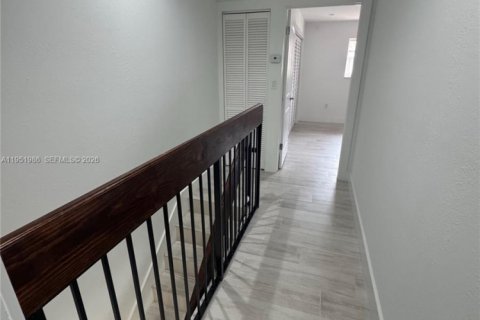 Touwnhouse à vendre à Miami, Floride: 2 chambres, 88.63 m2 № 2006124 - photo 18