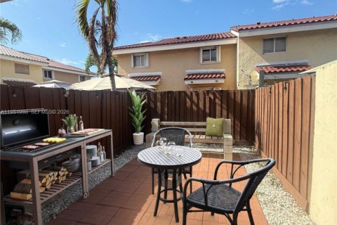 Touwnhouse à vendre à Miami, Floride: 2 chambres, 88.63 m2 № 2006124 - photo 12