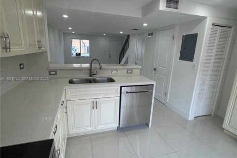 Touwnhouse à vendre à Miami, Floride: 2 chambres, 88.63 m2 № 2006124 - photo 15