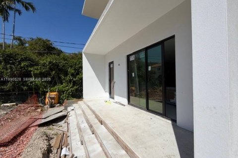 Touwnhouse à vendre à Miami, Floride: 4 chambres, 276.85 m2 № 2057918 - photo 18