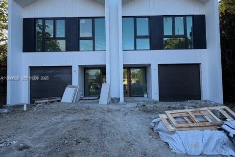 Touwnhouse à vendre à Miami, Floride: 4 chambres, 276.85 m2 № 2057918 - photo 2