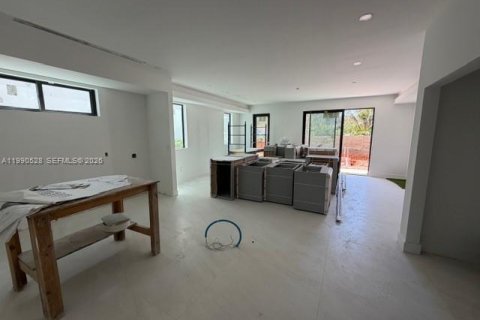 Touwnhouse à vendre à Miami, Floride: 4 chambres, 276.85 m2 № 2057918 - photo 5
