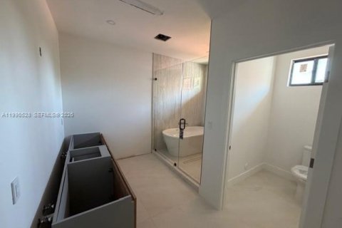 Touwnhouse à vendre à Miami, Floride: 4 chambres, 276.85 m2 № 2057918 - photo 8