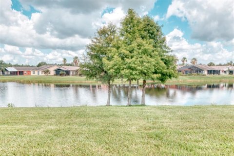 Casa en Kissimmee, Florida 2 dormitorios, 116.87 m2 № 2379392