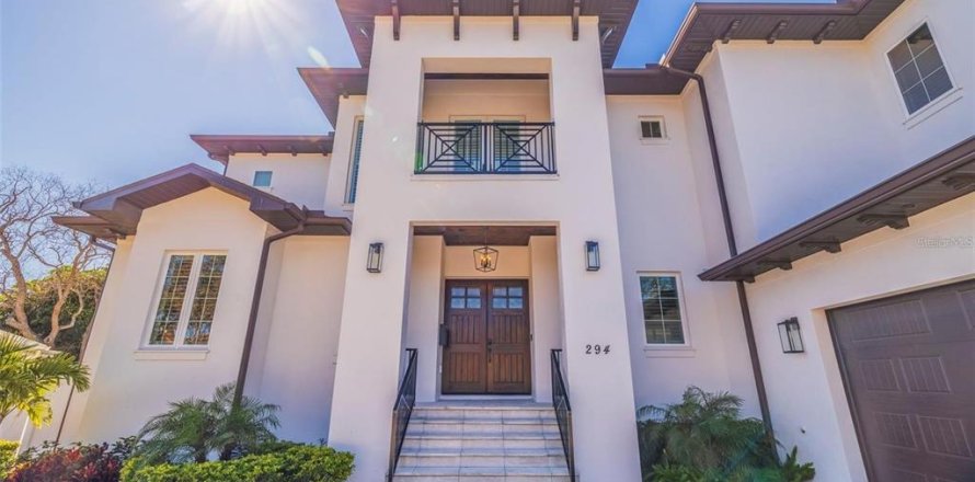 Villa ou maison à Saint Petersburg, Floride 4 chambres, 393.53 m2 № 1791200